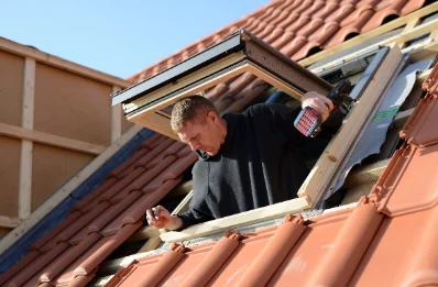 Pose de fenêtres de toit Velux à Bertignolles